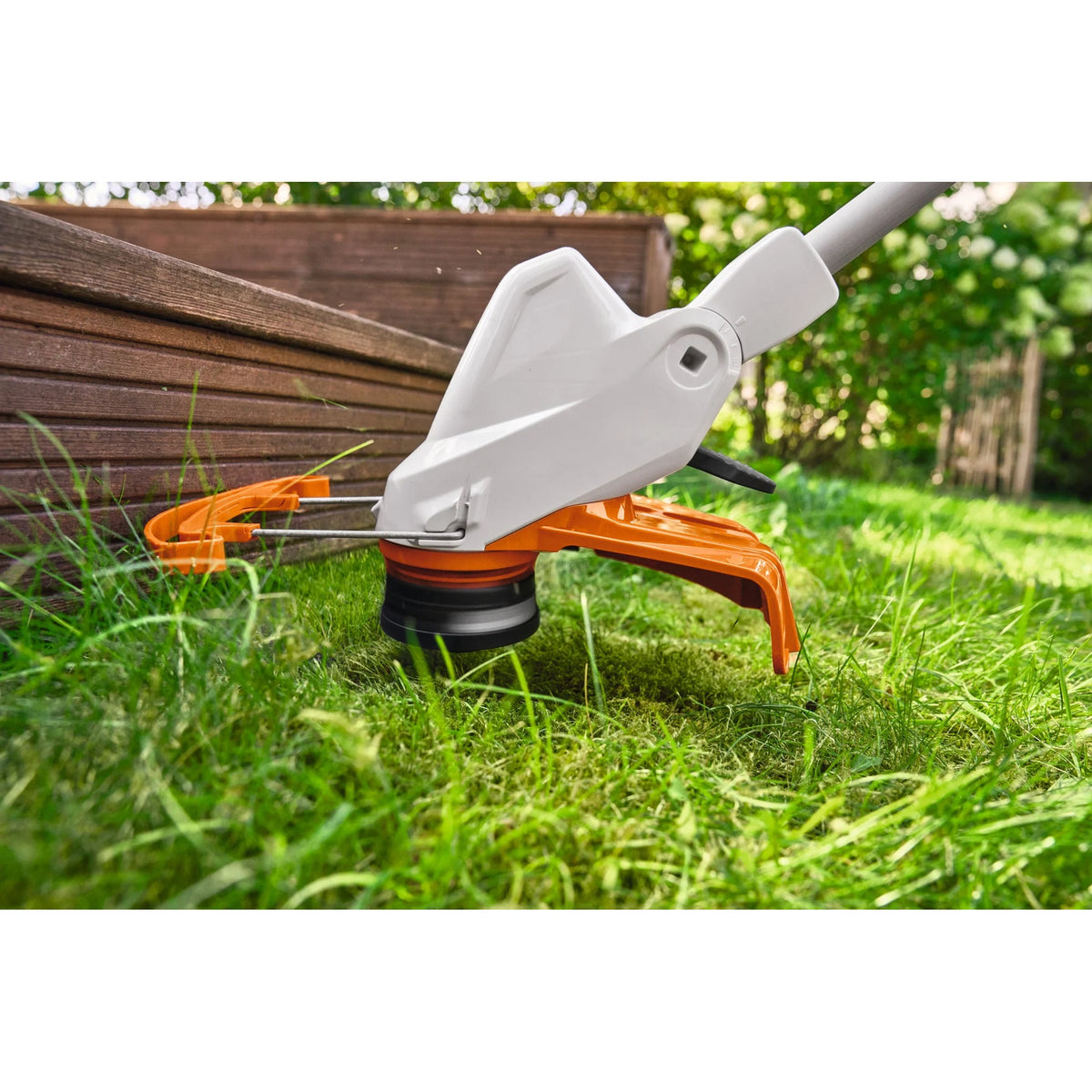 Desbrozadora STIHL FSA 50 sin batería ni cargador - detalle del aro protector